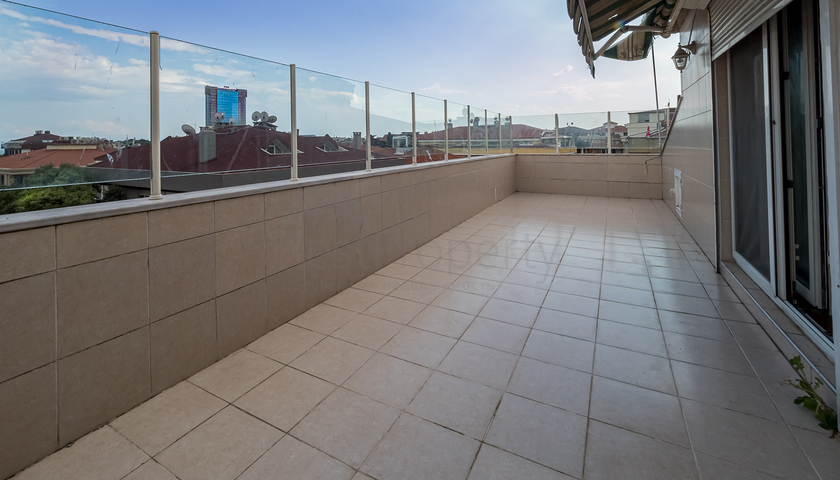 دوبلكس اربع غرف وصالة -قريبة من البحر في مركز اسطنبول 