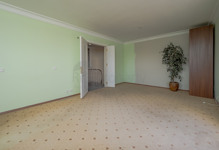 دوبلكس اربع غرف وصالة -قريبة من البحر في مركز اسطنبول 