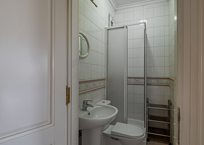 دوبلكس اربع غرف وصالة -قريبة من البحر في مركز اسطنبول 