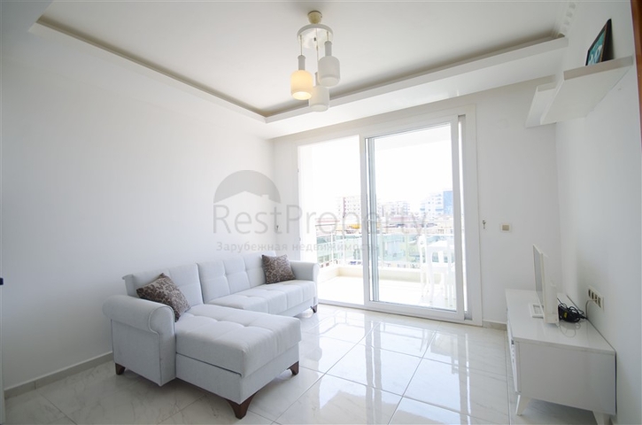 شقة غرفة وصالة ضمن مجمع سكني حديث بسعر جيد 