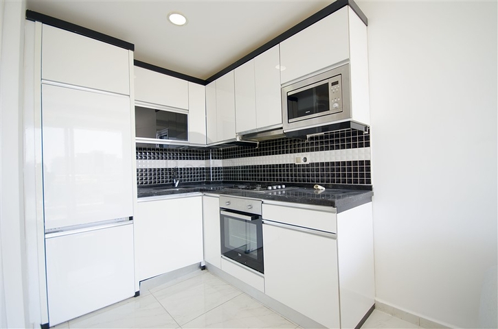 شقة غرفة وصالة ضمن مجمع سكني حديث بسعر جيد 