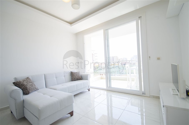 شقة غرفة وصالة ضمن مجمع سكني حديث بسعر جيد 