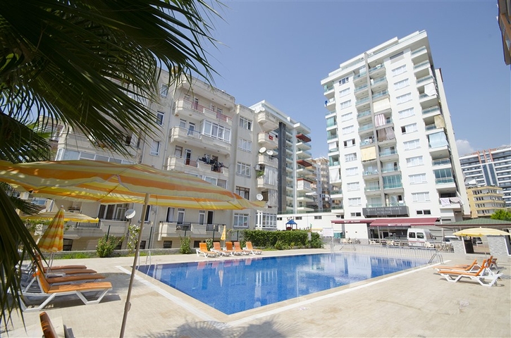 شقة غرفة وصالة ضمن مجمع سكني حديث بسعر جيد 