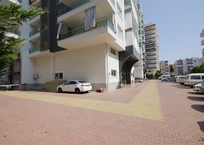 شقة غرفة وصالة ضمن مجمع سكني حديث بسعر جيد 