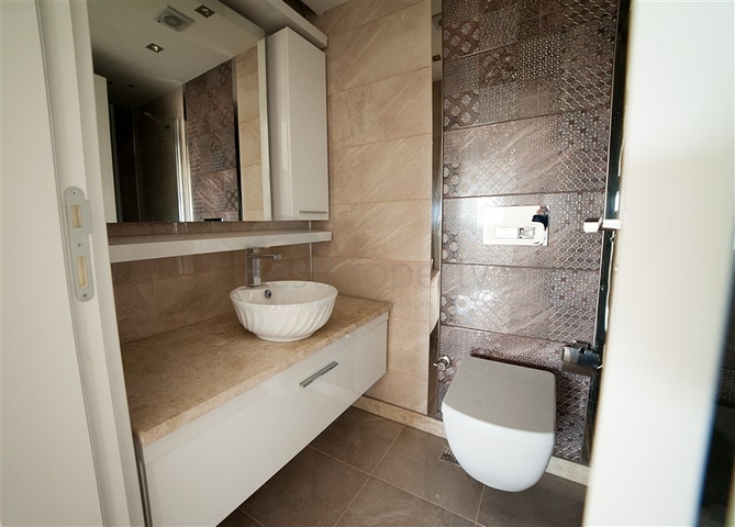 دوبلكس - ثلاث غرف وصالة - في مركز الانيا بالقرب من شاطئ كليوباترا  الشهير 