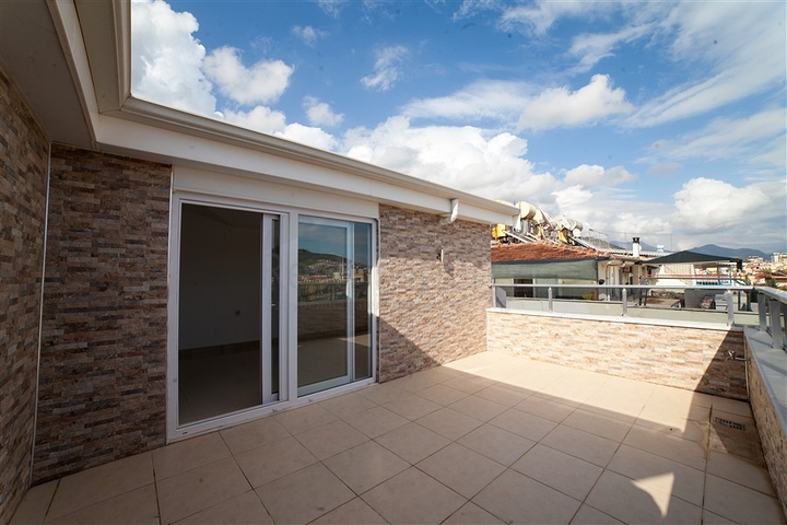 دوبلكس - ثلاث غرف وصالة - في مركز الانيا بالقرب من شاطئ كليوباترا  الشهير 