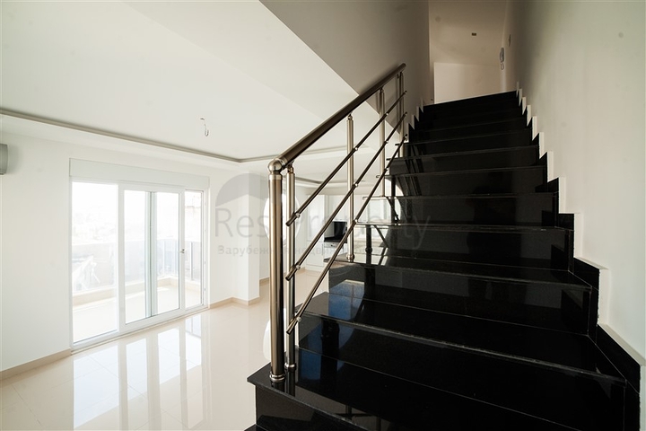 دوبلكس - ثلاث غرف وصالة - في مركز الانيا بالقرب من شاطئ كليوباترا  الشهير 