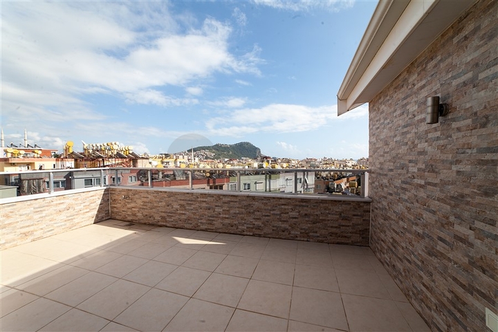 دوبلكس - ثلاث غرف وصالة - في مركز الانيا بالقرب من شاطئ كليوباترا  الشهير 