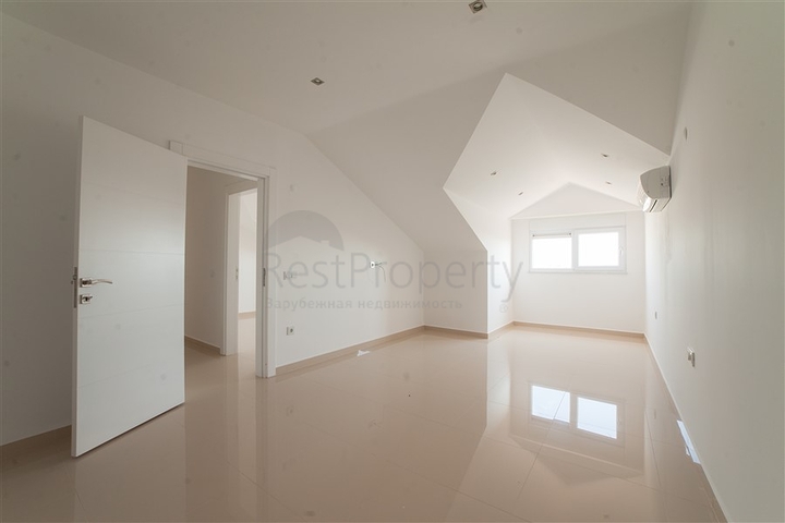 دوبلكس - ثلاث غرف وصالة - في مركز الانيا بالقرب من شاطئ كليوباترا  الشهير 