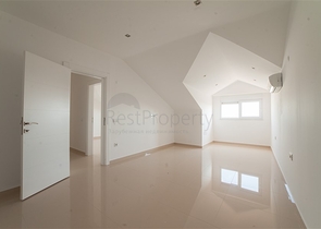 دوبلكس - ثلاث غرف وصالة - في مركز الانيا بالقرب من شاطئ كليوباترا  الشهير 