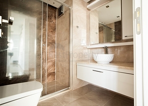 دوبلكس - ثلاث غرف وصالة - في مركز الانيا بالقرب من شاطئ كليوباترا  الشهير 