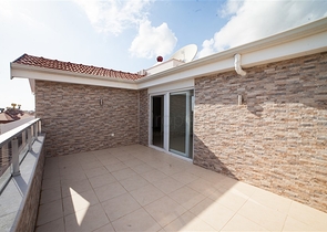 دوبلكس - ثلاث غرف وصالة - في مركز الانيا بالقرب من شاطئ كليوباترا  الشهير 