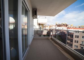 دوبلكس - ثلاث غرف وصالة - في مركز الانيا بالقرب من شاطئ كليوباترا  الشهير 