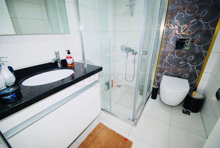 اطلالة بحر ساحرة - شقة مفروشة اربع غرف وصالة في مركز الانيا 