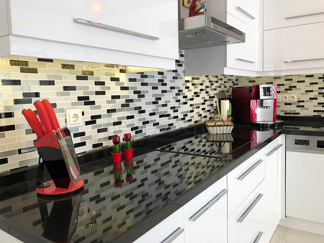 اطلالة بحر ساحرة - شقة مفروشة اربع غرف وصالة في مركز الانيا 