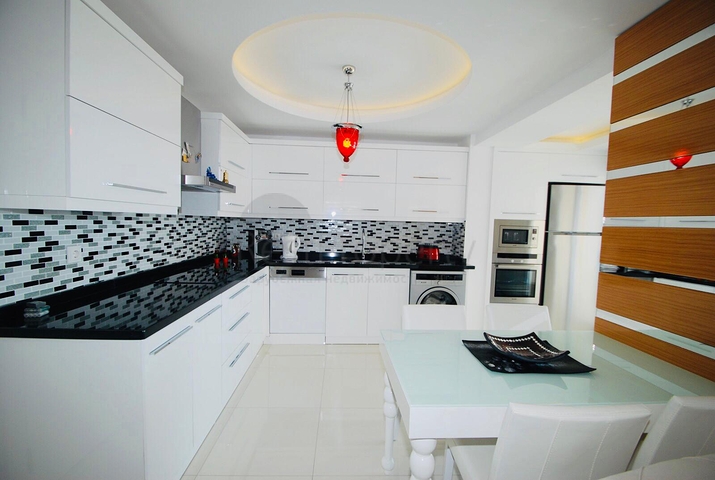 اطلالة بحر ساحرة - شقة مفروشة اربع غرف وصالة في مركز الانيا 