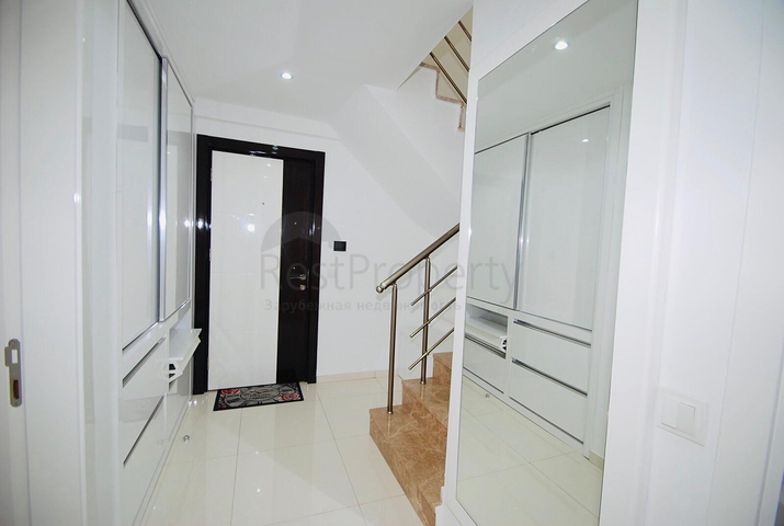 اطلالة بحر ساحرة - شقة مفروشة اربع غرف وصالة في مركز الانيا 