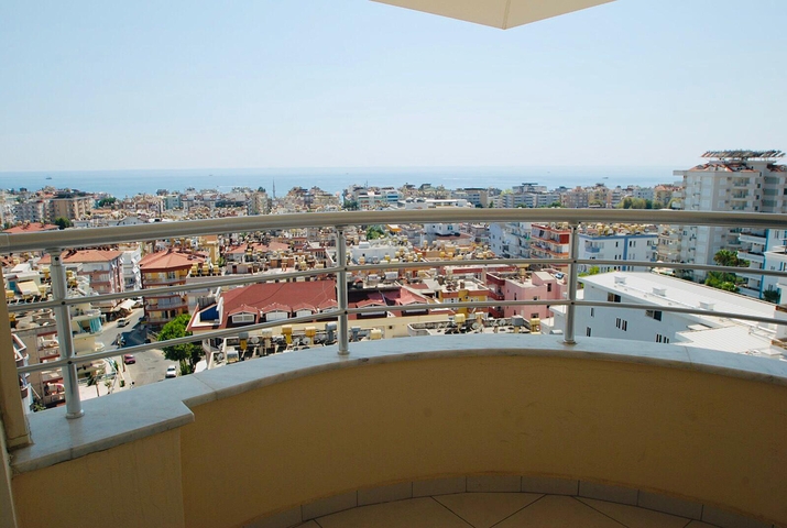 اطلالة بحر ساحرة - شقة مفروشة اربع غرف وصالة في مركز الانيا 