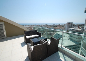 اطلالة بحر ساحرة - شقة مفروشة اربع غرف وصالة في مركز الانيا 