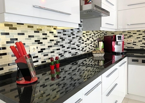 اطلالة بحر ساحرة - شقة مفروشة اربع غرف وصالة في مركز الانيا 