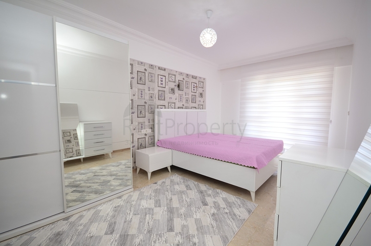 شقة غرفتين وصالة باطلالة بحرية مباشرة في الانيا 