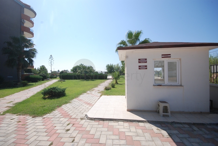 شقة غرفتين وصالة باطلالة بحرية مباشرة في الانيا 