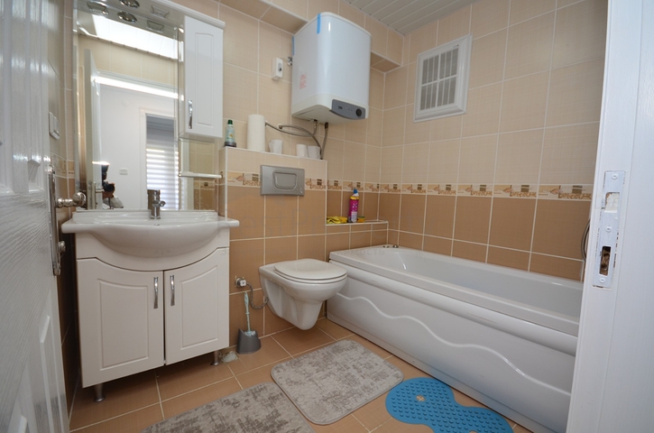 شقة غرفتين وصالة باطلالة بحرية مباشرة في الانيا 