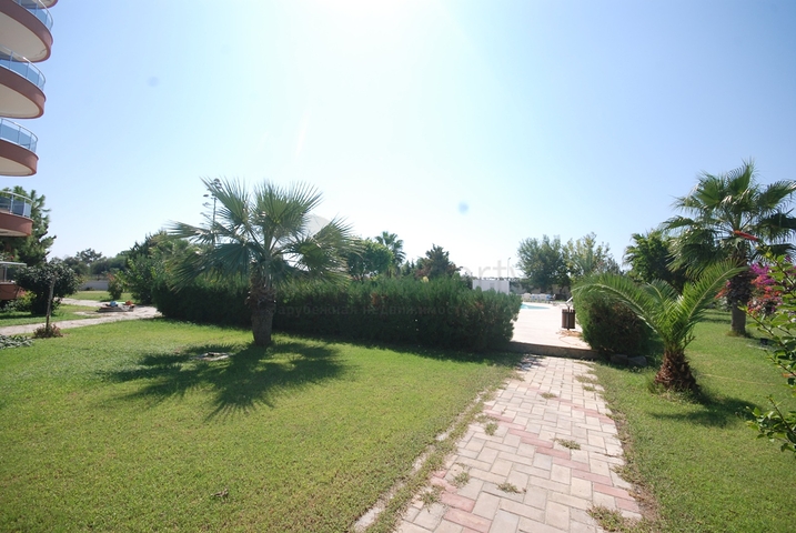 شقة غرفتين وصالة باطلالة بحرية مباشرة في الانيا 