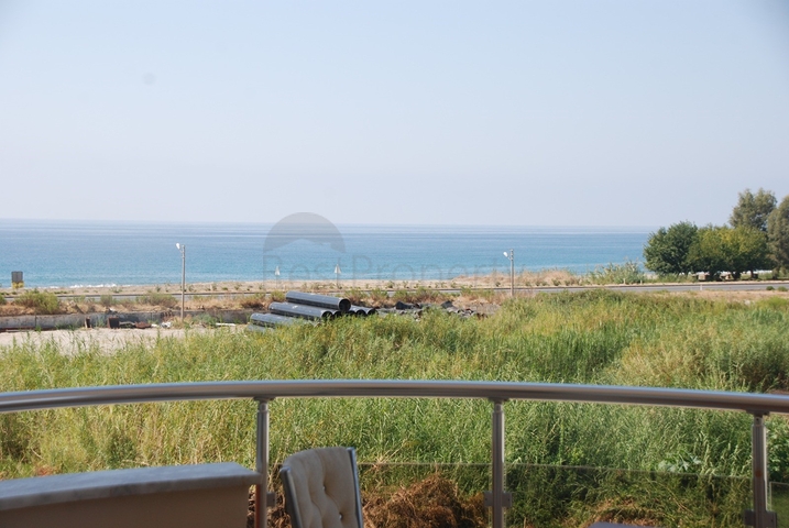 شقة غرفتين وصالة باطلالة بحرية مباشرة في الانيا 