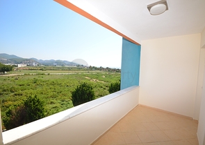 شقة غرفتين وصالة باطلالة بحرية مباشرة في الانيا 