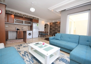 شقة غرفتين وصالة باطلالة بحرية مباشرة في الانيا 