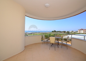 شقة غرفتين وصالة باطلالة بحرية مباشرة في الانيا 