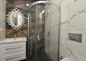 شقق عائلية ضمن مجمع سكني جديد في منطقة توسمور المركزية / الانيا 