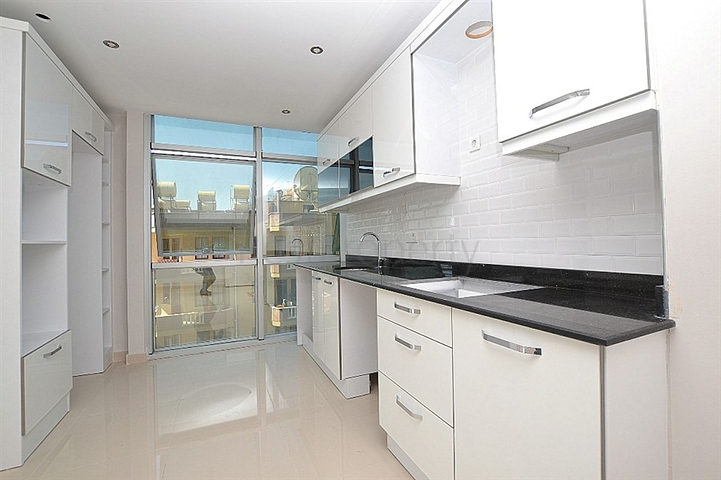 شقة غرفتين وصالة ضمن مجمع سكني في مهموتلار / الانيا 