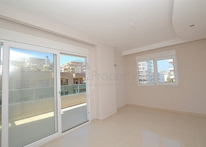 شقة غرفتين وصالة ضمن مجمع سكني في مهموتلار / الانيا 