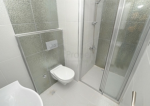 شقة غرفتين وصالة ضمن مجمع سكني في مهموتلار / الانيا 