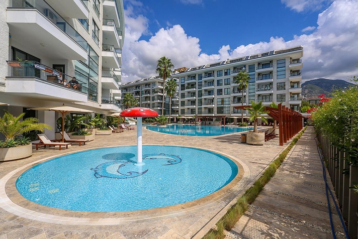 استديو مفروش ضمن مجمع خمس نجوم في كاستل / الانيا 