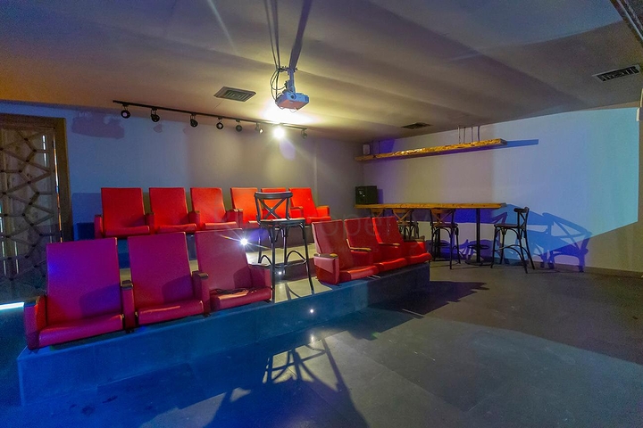 استديو مفروش ضمن مجمع خمس نجوم في كاستل / الانيا 