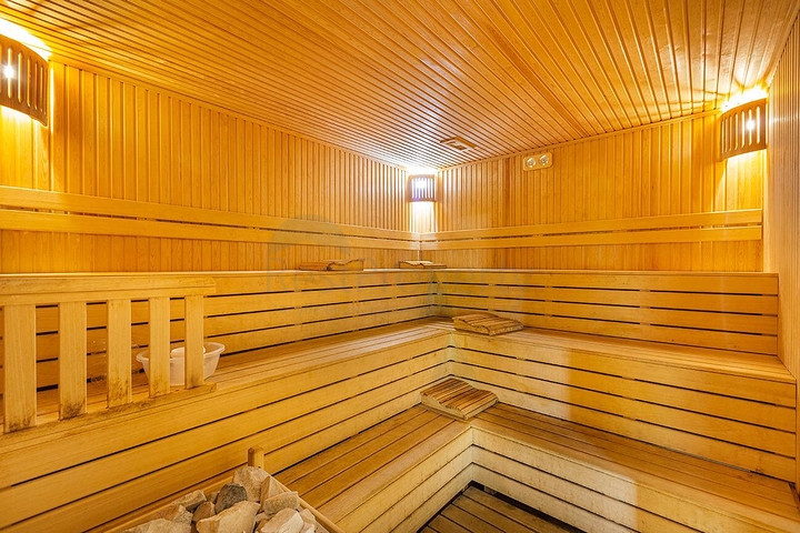 استديو مفروش ضمن مجمع خمس نجوم في كاستل / الانيا 