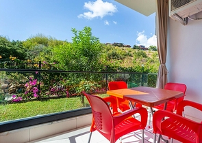 استديو مفروش ضمن مجمع خمس نجوم في كاستل / الانيا 