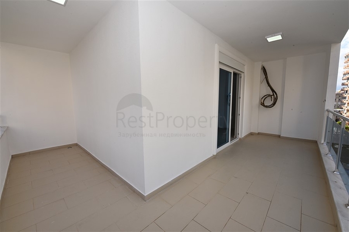 شقة غرفتين وصالة واسعة - ضمن مجمع سكني فاخر قريب من البحر 