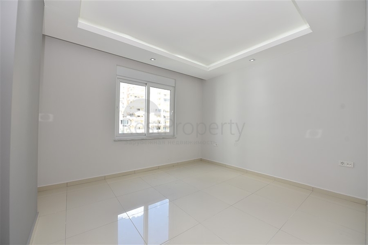 شقة غرفتين وصالة واسعة - ضمن مجمع سكني فاخر قريب من البحر 