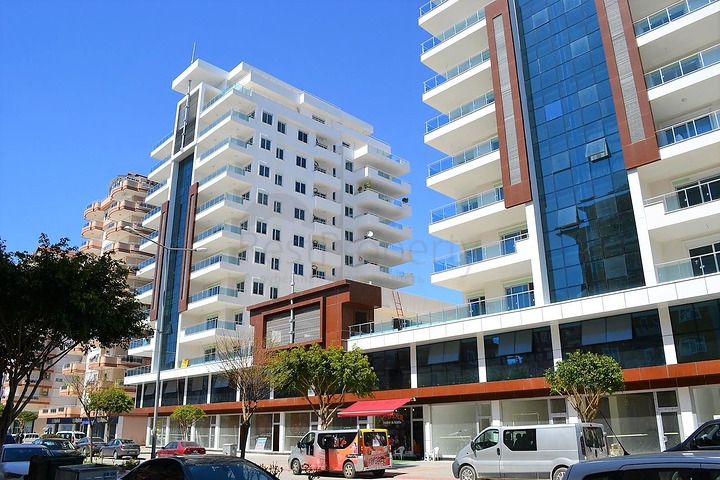 شقة غرفتين وصالة واسعة - ضمن مجمع سكني فاخر قريب من البحر 