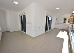 شقة غرفتين وصالة واسعة - ضمن مجمع سكني فاخر قريب من البحر 