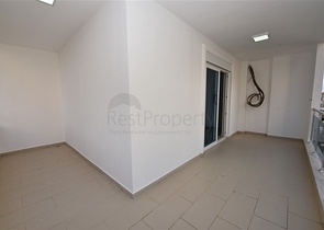 شقة غرفتين وصالة واسعة - ضمن مجمع سكني فاخر قريب من البحر 