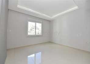 شقة غرفتين وصالة واسعة - ضمن مجمع سكني فاخر قريب من البحر 