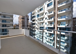 شقة غرفتين وصالة واسعة - ضمن مجمع سكني فاخر قريب من البحر 