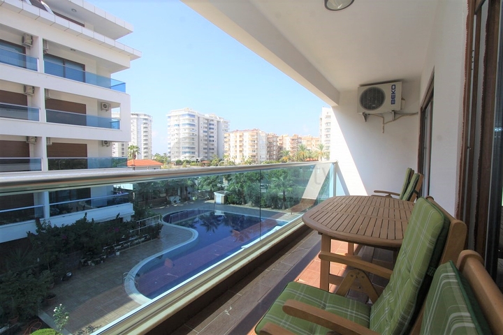 شقة مفروشة ضمن مجمع فاخر في كاستل / الانيا  