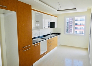 شقة غرفتين وصالة - مطبخ منفصل - ضمن مجمع في مهموتلار / الانيا 