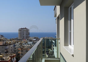 شقة غرفتين وصالة - مطبخ منفصل - ضمن مجمع في مهموتلار / الانيا 